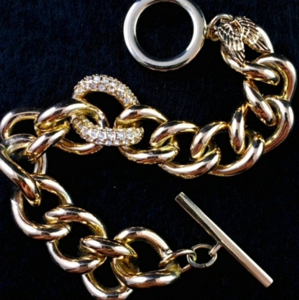 Victoria’s Secret Chunky Gold Chain Toggle Bracelet